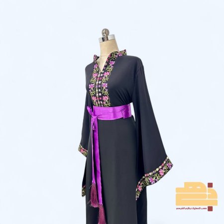 أسود تطريز بنفسجي