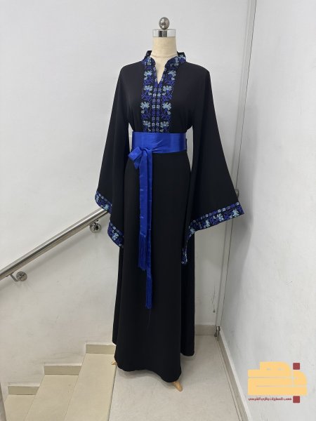 أسود تطريز نيلي
