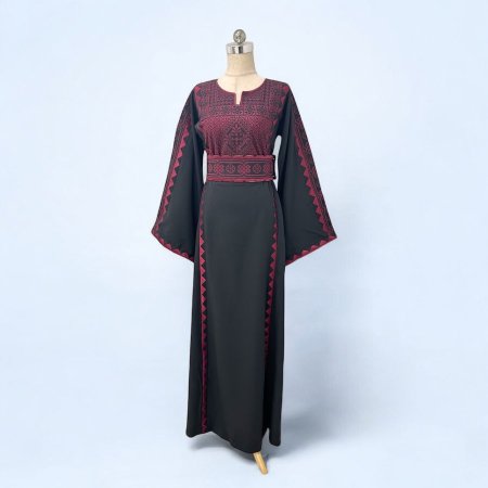 اسود تطريز خمري