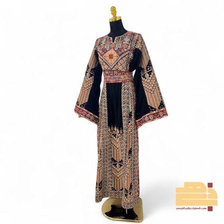 اسود تطريز ذهبي